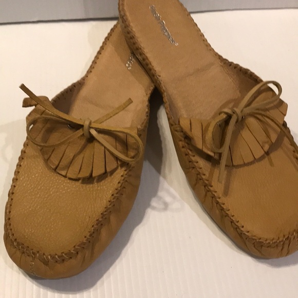 hush puppies tan loafers